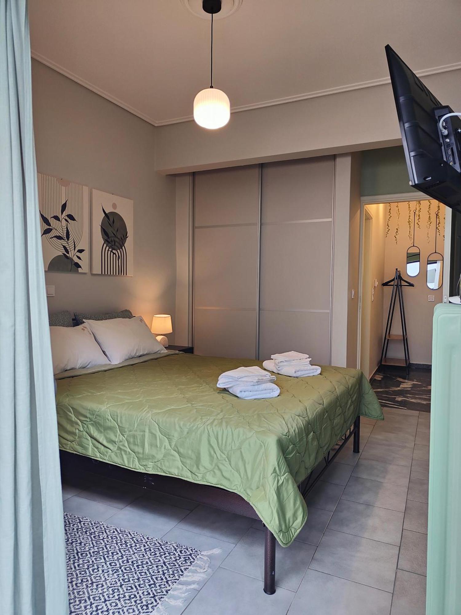 Olivia Apartment-Private Parking Халкида Экстерьер фото