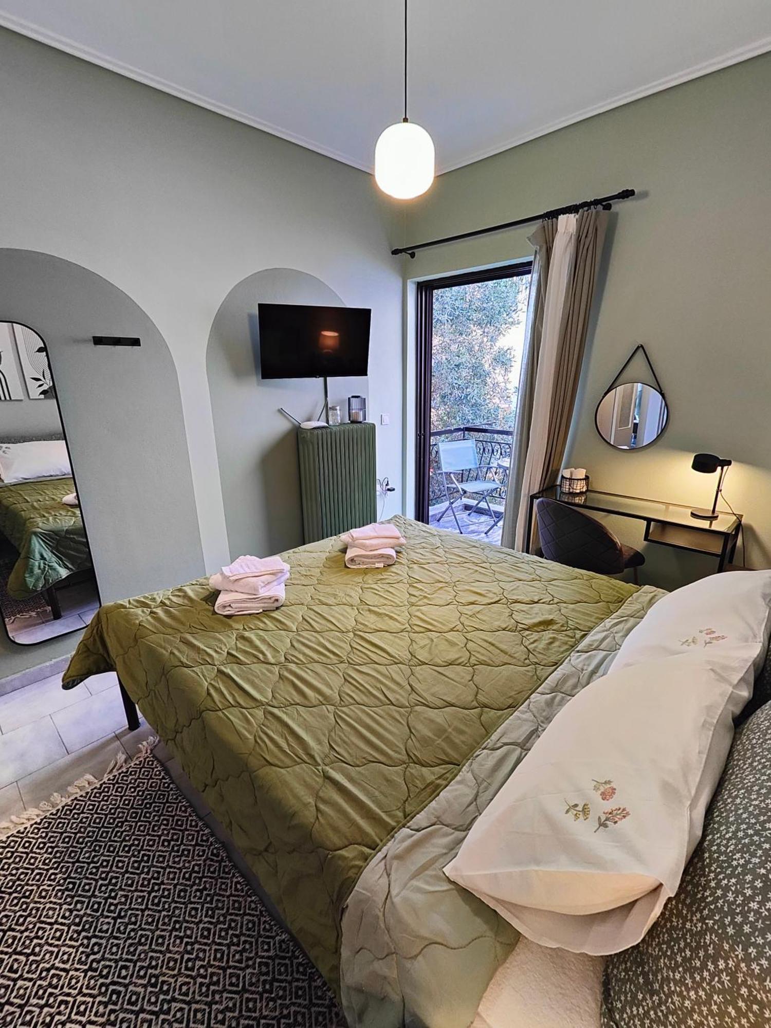 Olivia Apartment-Private Parking Халкида Экстерьер фото